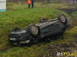Groźny wypadek w Brzegu. Auto zatrzymało się na torach kolejowych.