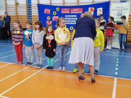 Uczniowie PSP 24 w Opolu obchodzą Światowy Dzień Życzliwości i Pozdrowień