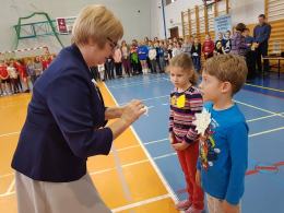 Uczniowie PSP 24 w Opolu obchodzą Światowy Dzień Życzliwości i Pozdrowień