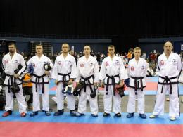 Policjanci z Brzegu na zawodach Taekwon-do w Anglii