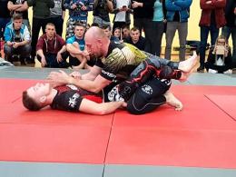 Aspirant z pasją i wynikami w jiu-jitsu