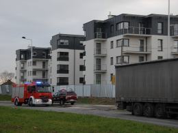 Aleja Solidarności:Pracownik budowy wpadł do szybu windy.