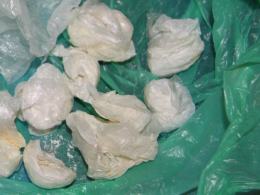 Blisko kilogram narkotyków w mieszkaniu 27-latka