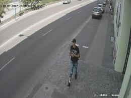 Poszukiwany oszust. Publikujemy zdjęcia z monitoringu