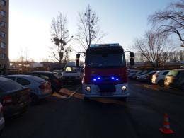 Zwarcie instalacji i pożar na Piotrkowskiej. Ewakuowano 10 osób.