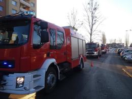 Zwarcie instalacji i pożar na Piotrkowskiej. Ewakuowano 10 osób.