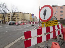 Mieszkańcy Niemodlińskiej nie mogą "legalnie" wyjechać z posesji