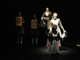 Teatralna rozgrzewka Wielkiej Orkiestry Świątecznej Pomocy