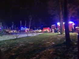 Skarbimierz: Pod dwójką nastolatków załamał się lód. Trwa walka o życie 13-latka.