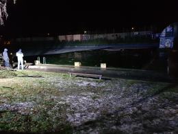Skarbimierz: Pod dwójką nastolatków załamał się lód. Trwa walka o życie 13-latka.