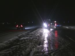 Strzelce Opolskie: Silny wiatr zepchnął autobus do rowu