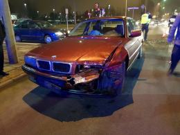 Tak kończy się jazda na czerwonym świetle. BMW zderzyło się z KIĄ