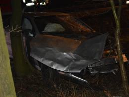 Kolejne auto wypadło z drogi. Jedna osoba ranna w Dąbrowie