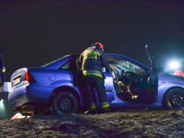 Nietrzeźwy kierowca wyprzedzał na trzeciego na obwodnicy. 4 osoby ranne