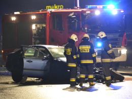 Nietrzeźwy kierowca wyprzedzał na trzeciego na obwodnicy. 4 osoby ranne