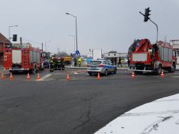 Zderzenie Focusa i Matiza na Oleskiej, są ranni, trwają utrudnienia w ruchu