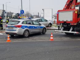Zderzenie Focusa i Matiza na Oleskiej, są ranni, trwają utrudnienia w ruchu