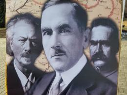 Patriotyczne kalendarze od Młodzieży Wszechpolskiej na Walentynki