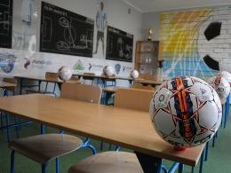 Klasa niczym boisko piłkarskie. Posłuży sportowcom z Prószkowa