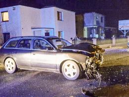 Zderzenie audi i peugeota w Starych Siołkowicach, 69-latka ranna