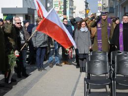 W Opolu okolicznościową tablicą upamiętniono ofiary UB