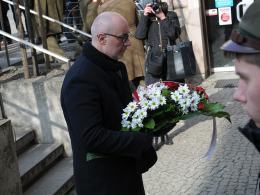 W Opolu okolicznościową tablicą upamiętniono ofiary UB