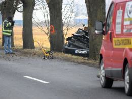 Tragiczny wypadek w Krępnej, nie żyje 44-letni pasażer