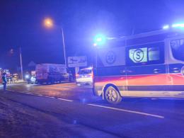 Wrzoski: Bus zderzył się z osobówką, ranna pasażerka