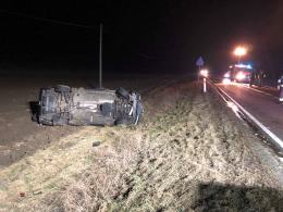 BMW dachowało w Mochowie pod Głogówkiem, jedna osoba nie żyje