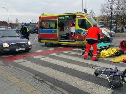 Starszy mężczyzna potrącony na przejeździe dla rowerzystów