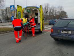 Starszy mężczyzna potrącony na przejeździe dla rowerzystów