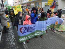Taneczny korowód na początek obchodów Światowego Dnia Zespołu Downa