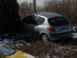 51-latek wjechał na rondo. Dosłownie