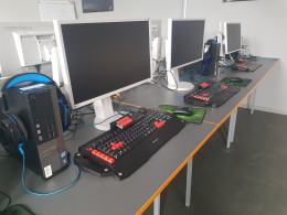 E-sportowa klasa z Ozimka ma nowoczesną salę komputerową