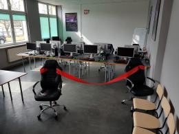 E-sportowa klasa z Ozimka ma nowoczesną salę komputerową