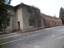 Tak obecnie wygląda budynek, w którym przed powodzią w 1997 roku mieściły się akwaria.