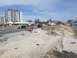 Prace na Niemodlińskiej idą pełną parą. Wszystko dzięki presji ze strony miasta