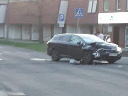 Zderzenie Toyoty i Mercedesa na Cieszyńskiej
