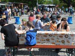 Food Trucki zawładnęły parkingiem przed amfiteatrem