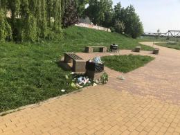 Park nadodrzański po 2 dniach wolnego tonie w śmieciach. Co będzie później?