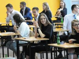 Maturzyści do piór ! Dziś język polski