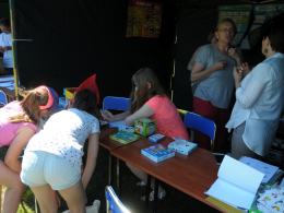 Na błoniach Politechniki Opolskiej trwa XVI Opolski Festiwal Nauki
