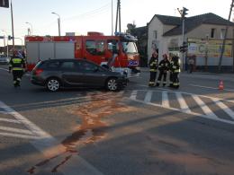 Zderzenie pojazdów na skrzyżowaniu Wiejskiej i Oleskiej