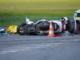 Śmigłowiec LPR wysłany do motorowerzysty rannego w wypadku