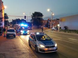 20-latka zderzyła się z golfem i uderzyła w Biedronkę
