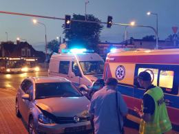 20-latka zderzyła się z golfem i uderzyła w Biedronkę