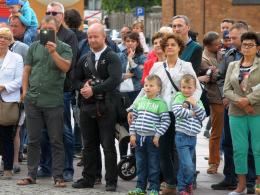Panny młode w pięknych kreacjach na opolskim rynku, to już 6-ta edycja