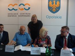 Dotacje dla fundacji i spółdzielni