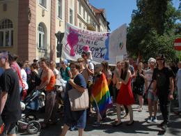 Pierwszy Marsz Równości w Opolu. Nie obeszło się bez kontrmanifestacji
