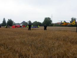 Rozbitym śmigłowcem leciało trzech mężczyzn. Trzeci z nich jest w stanie ciężkim
